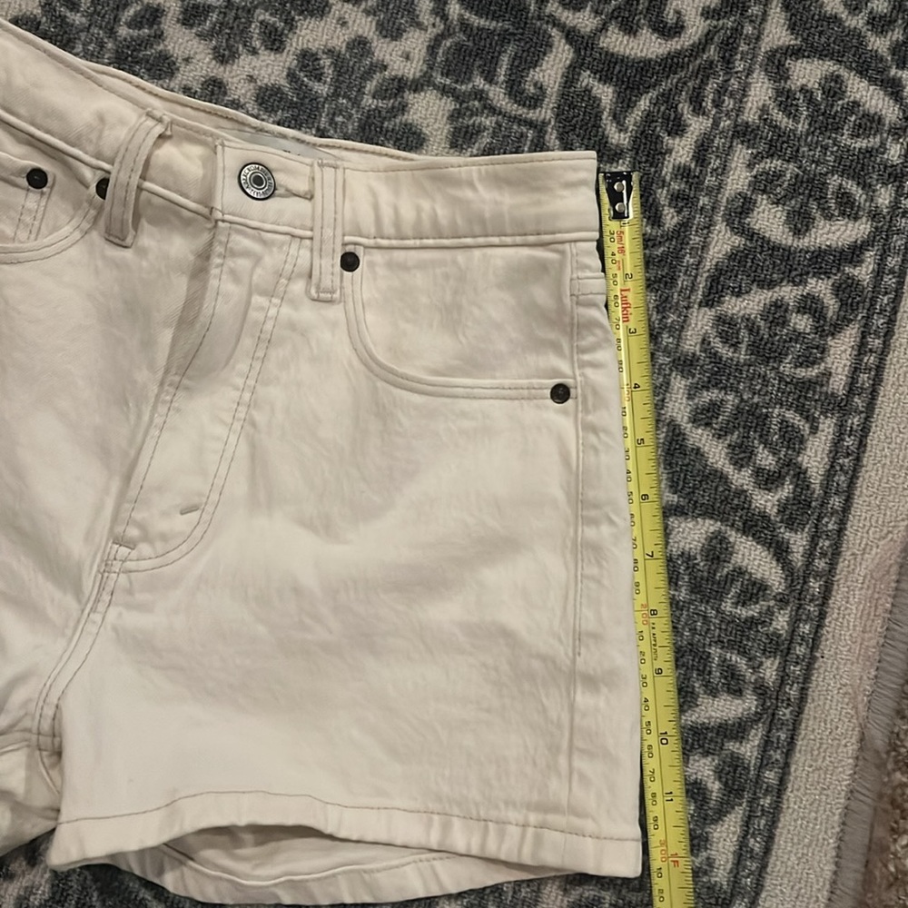Abercrombie & Fitch White High-Waisted Women's Shorts - Picture 5 of 8